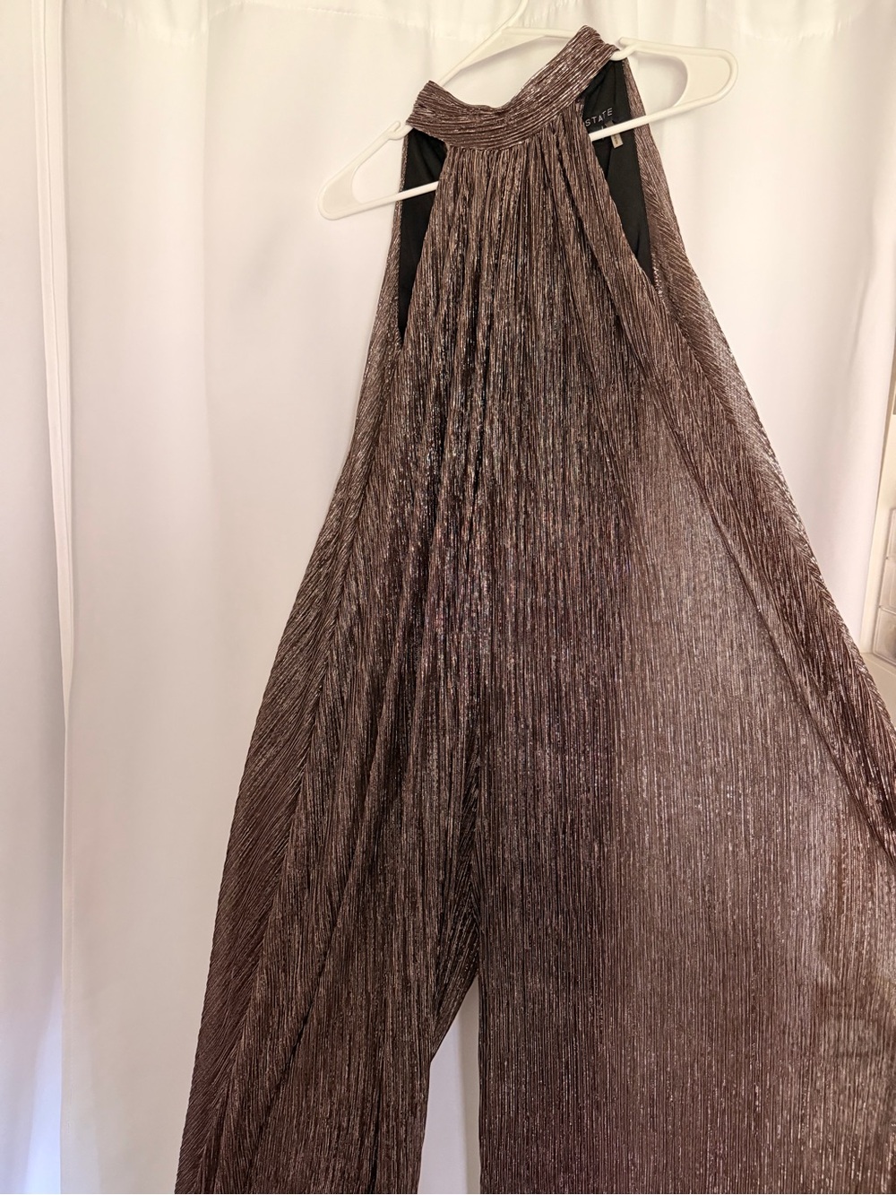 Metallic Pleated High-Neck jumpsuit